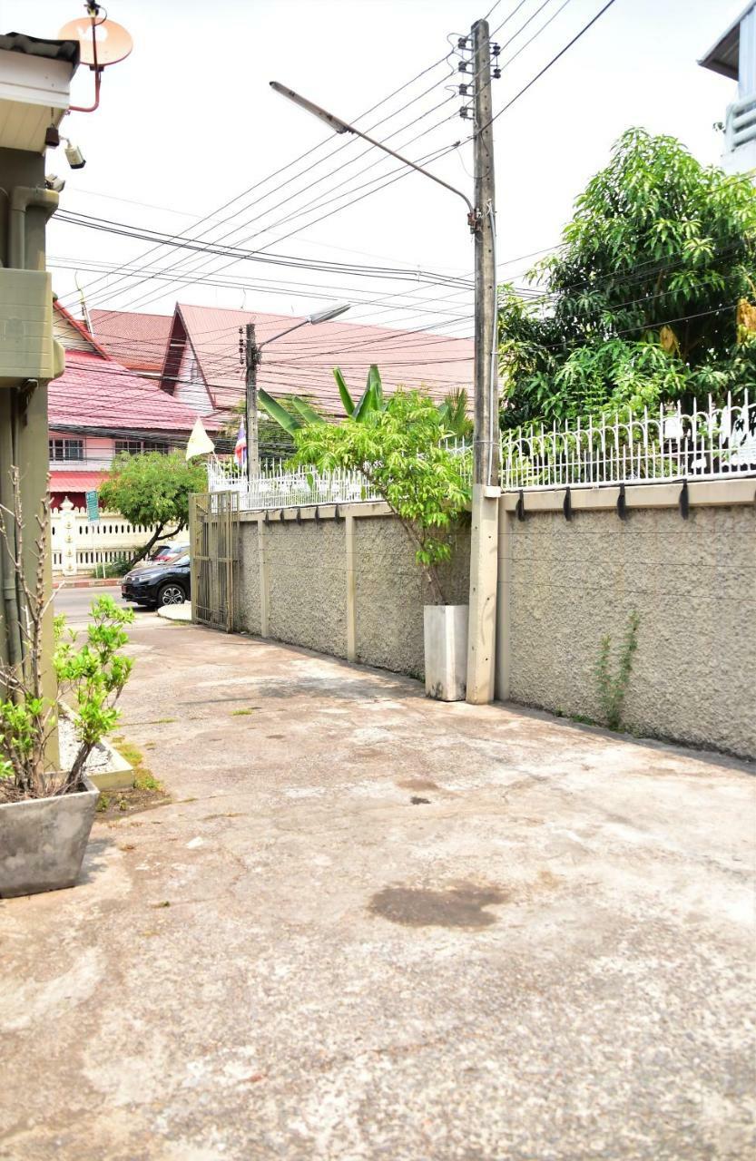 Baan Rare Guesthouse Udon Thani Dış mekan fotoğraf